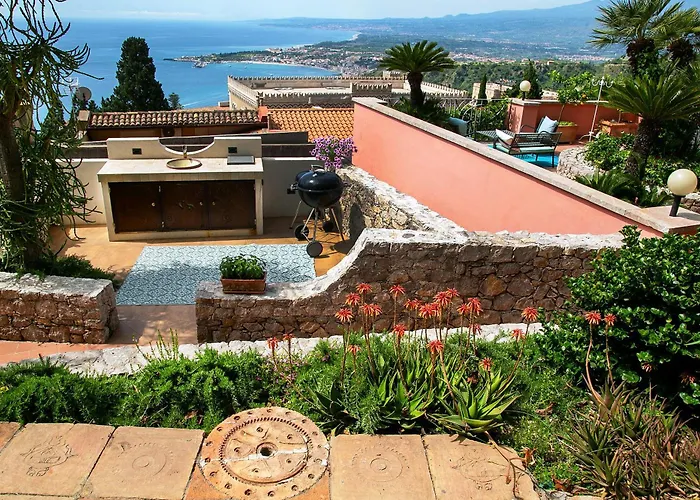 Luxury With Private Pool - Sea & Mount Etna Views - Historic Center - 5 Bedroom Configuration Villa