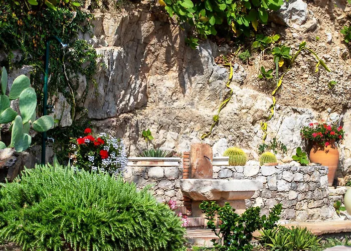 Luxury With Private Pool - Sea & Mount Etna Views - Historic Center - 5 Bedroom Configuration Taormina